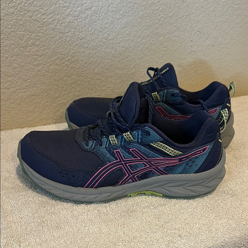 ASICS Gel Venture 9 size 10 Wide
